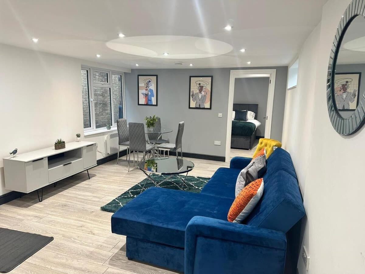1 Bedroom Apartment - Abacus House - Huntingdon Town Centre - Contractor Friendly - Free Parking - Full Kitchen - Washer Dryer - Spacious - Ideal For Work Stays Exterior foto